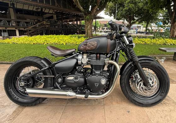 TRIUMPH BONNEVILLE BOBBER 1200 